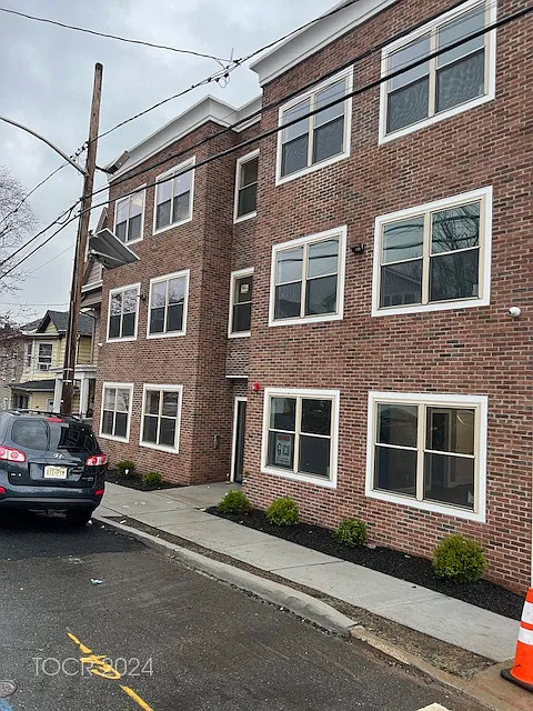 2 bed, $2,500 — Photo 1