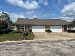2006 Iron Horse Dr, Tuscola, IL 61953