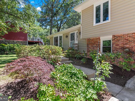 5th image of 1123 Chinaberry Ln