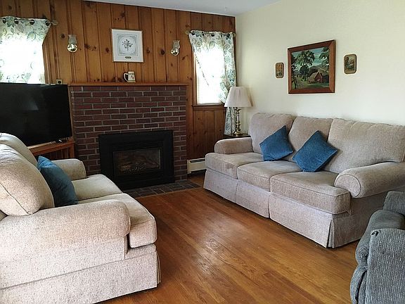 3rd image of 11 Bassett Pl