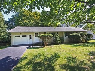 106 Brockton Ln, Syracuse, NY 13214