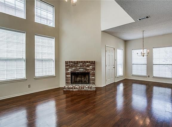 4th image of 842 Astaire Ave
