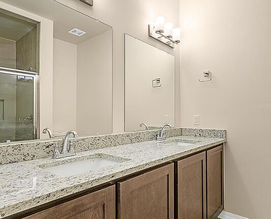 4th image of 902 Bromyard Dr