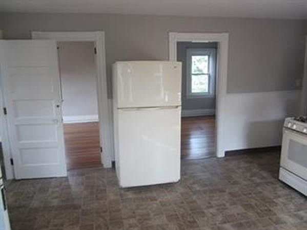 2nd image of 21 Castle Ct #2