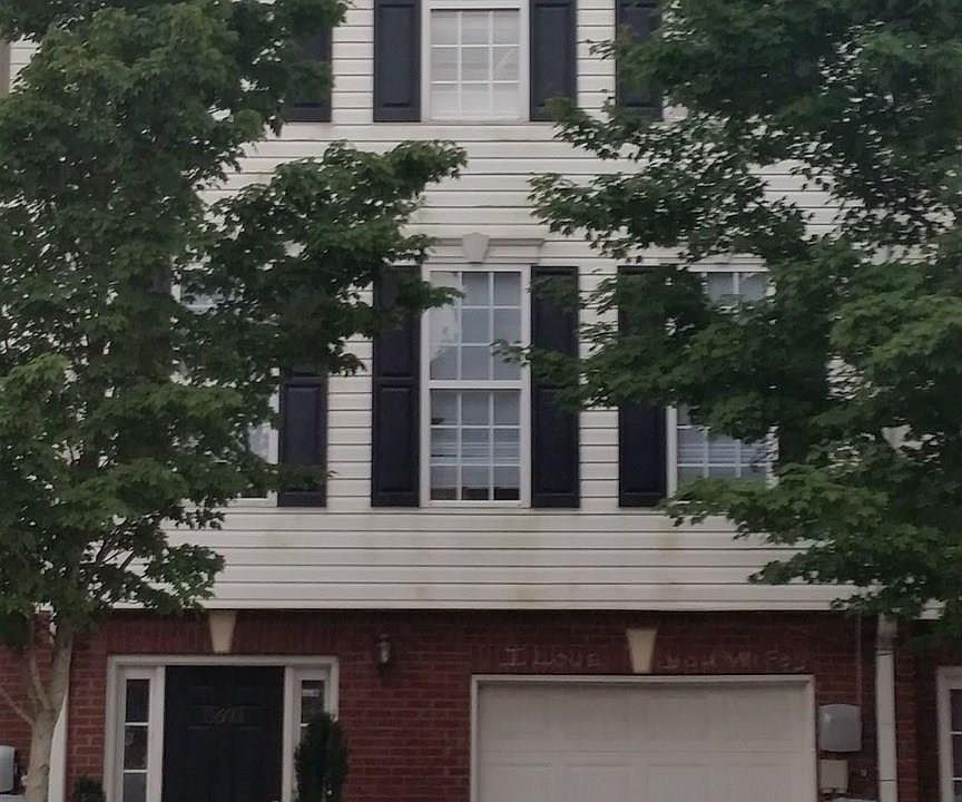 1st image of 5693 Strathmoor Manor Cir