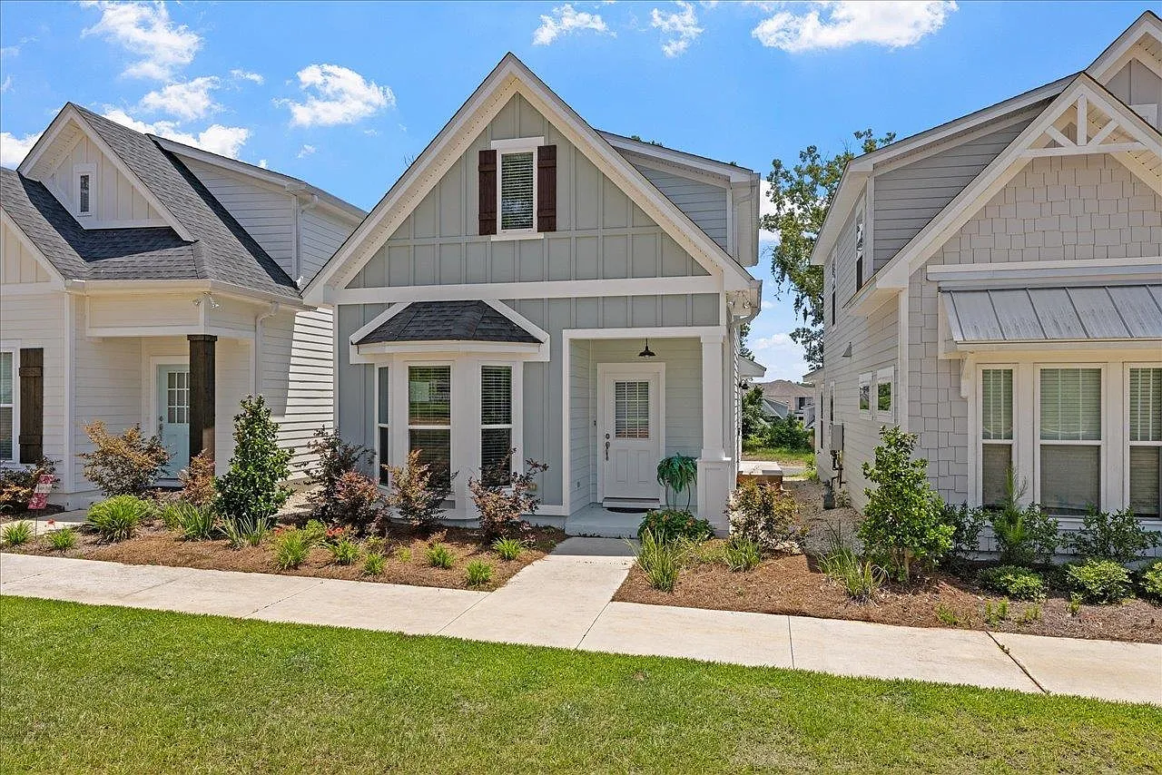 3 bed, 2.5 bath, 1292 sqft, $2,250 — Photo 3
