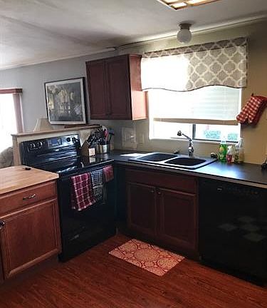 3rd image of 3061 Cross Creek Ct