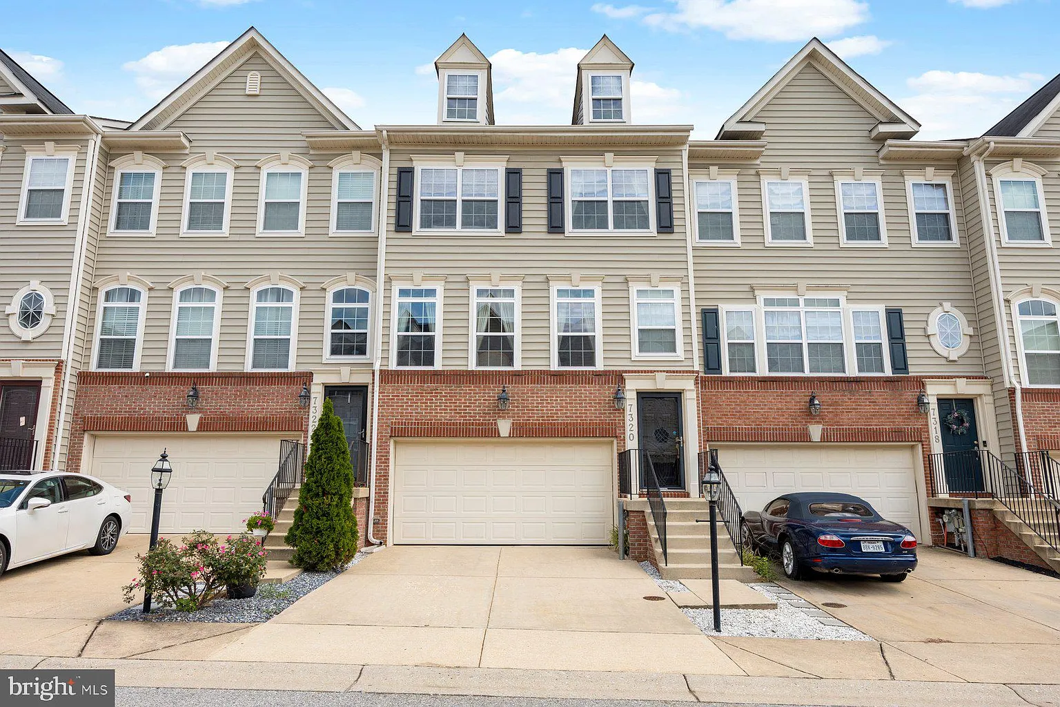 7320 Mockingbird Cir photo 1