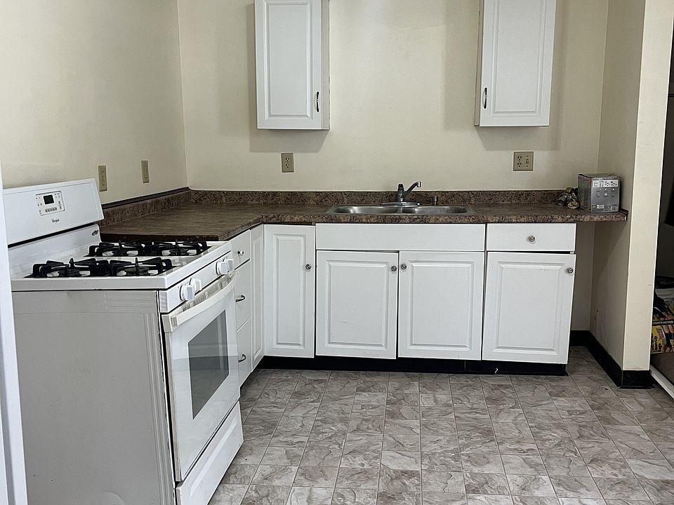 1st image of 537 E 5th St #1