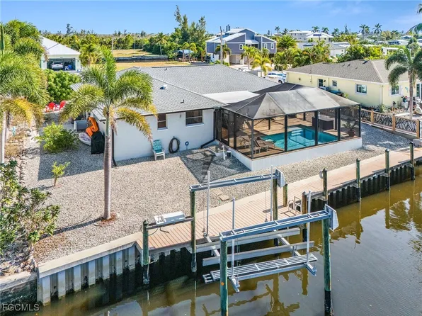 2937 Bracci Dr, Saint James City, FL 33956
