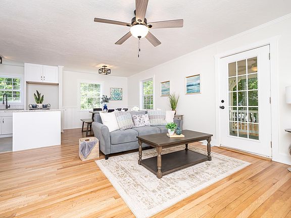 5th image of 446 Crosby Cir
