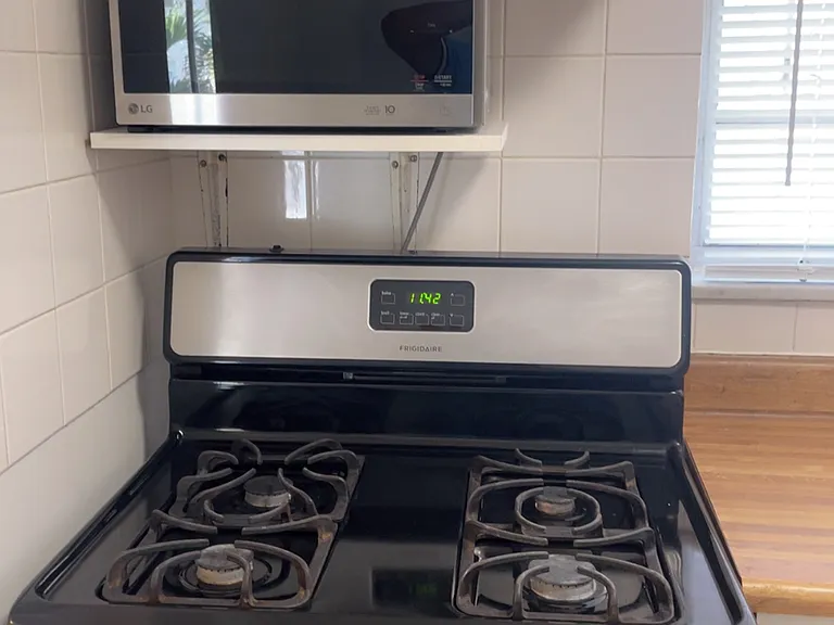 1357 Collins Ave #2R — Photo 6