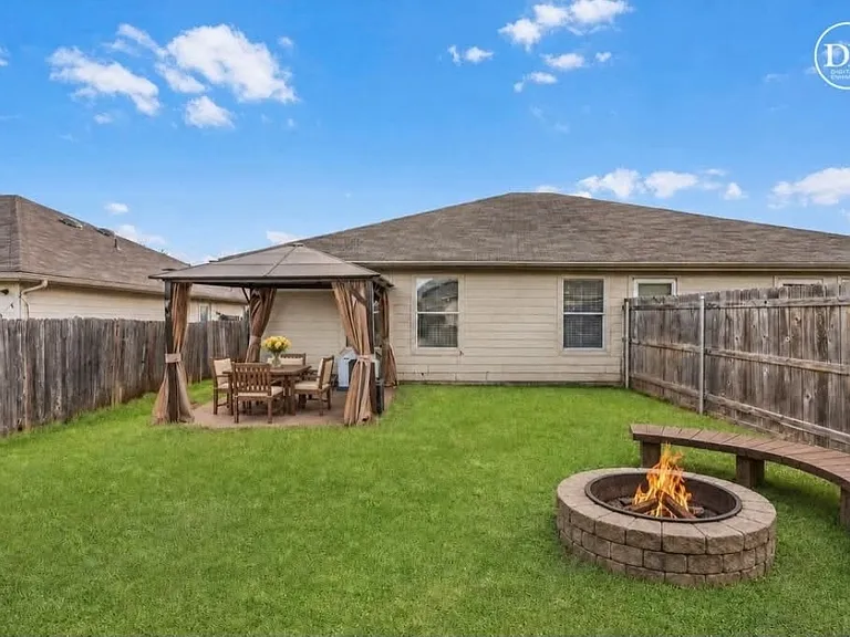 497 Brookbank Dr — Photo 18