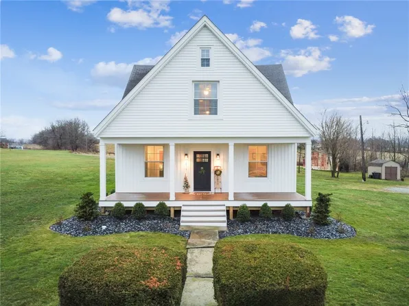 211 State St, Mount Pleasant, PA 15666