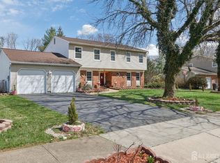 12 Mackenzie Ln, Plainsboro, NJ 08536