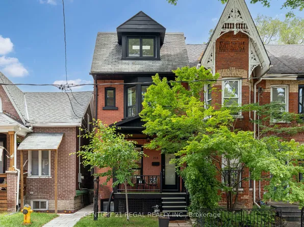 213 Boulton Ave, Toronto, ON M4M 2J8