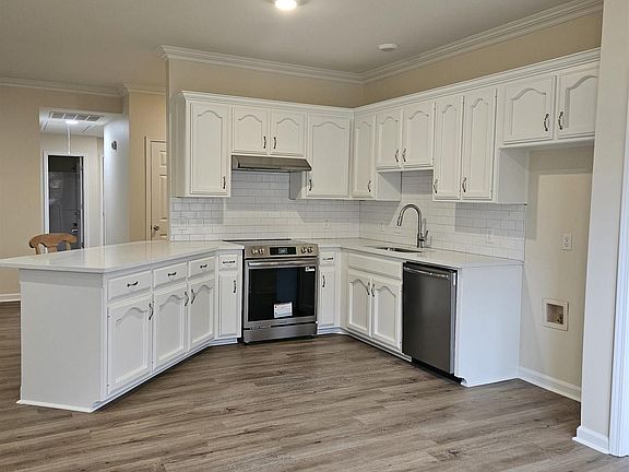 2nd image of 14224 Parkview Dr