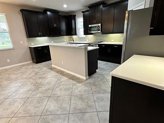 5th image of 4941 Maple Park St
