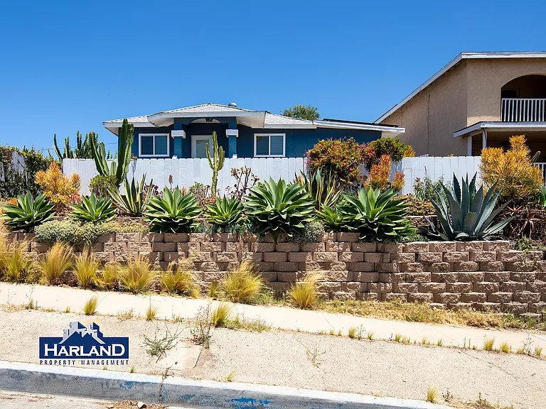 3240 Franklin Ave — Photo 12