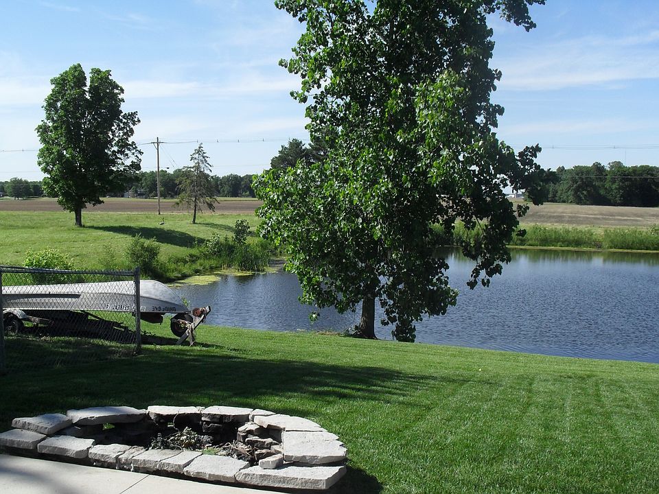 2nd image of 916 Daisy Dr