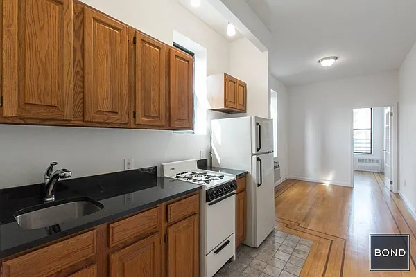 Rented by Bond New York | media 29