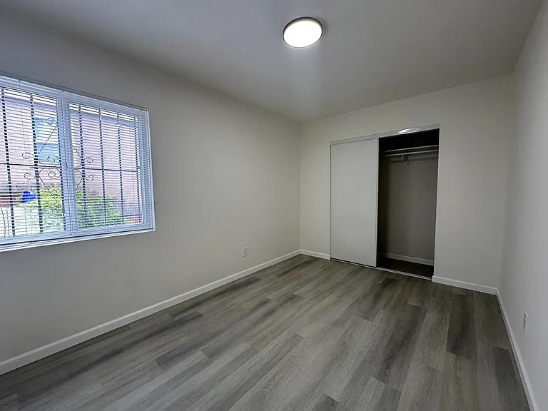 1109 S 36th St #4 — Photo 5