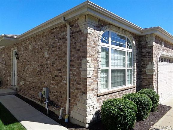 2nd image of 140 Baxter Commons Dr