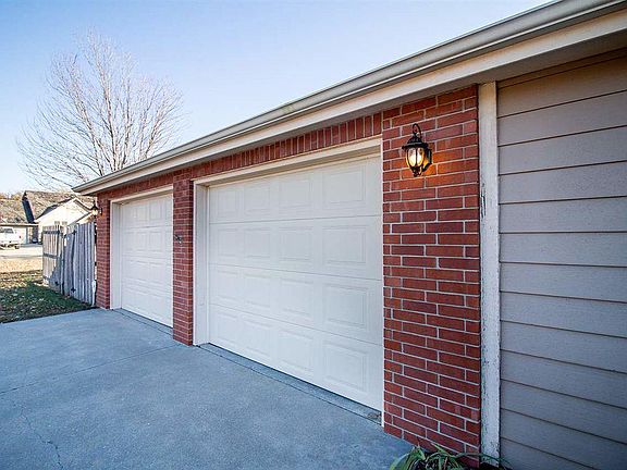 3rd image of 1313 Goldenrod Cir