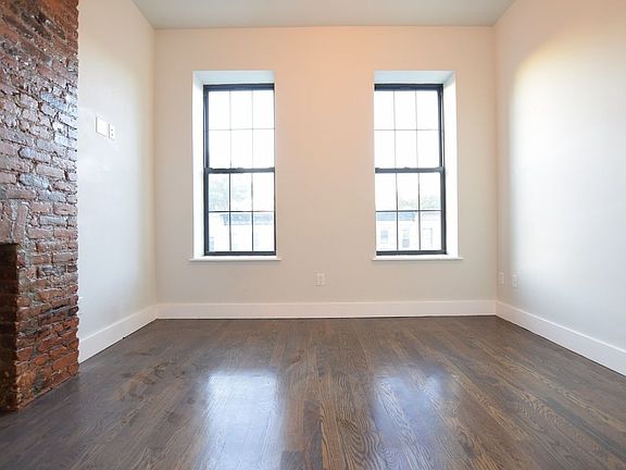 4th image of 546 Bainbridge St APT 2R