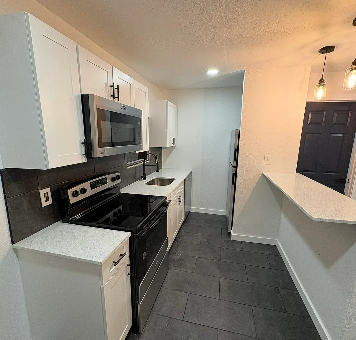 1 bed, 600 sqft, $1,195 — Photo 1