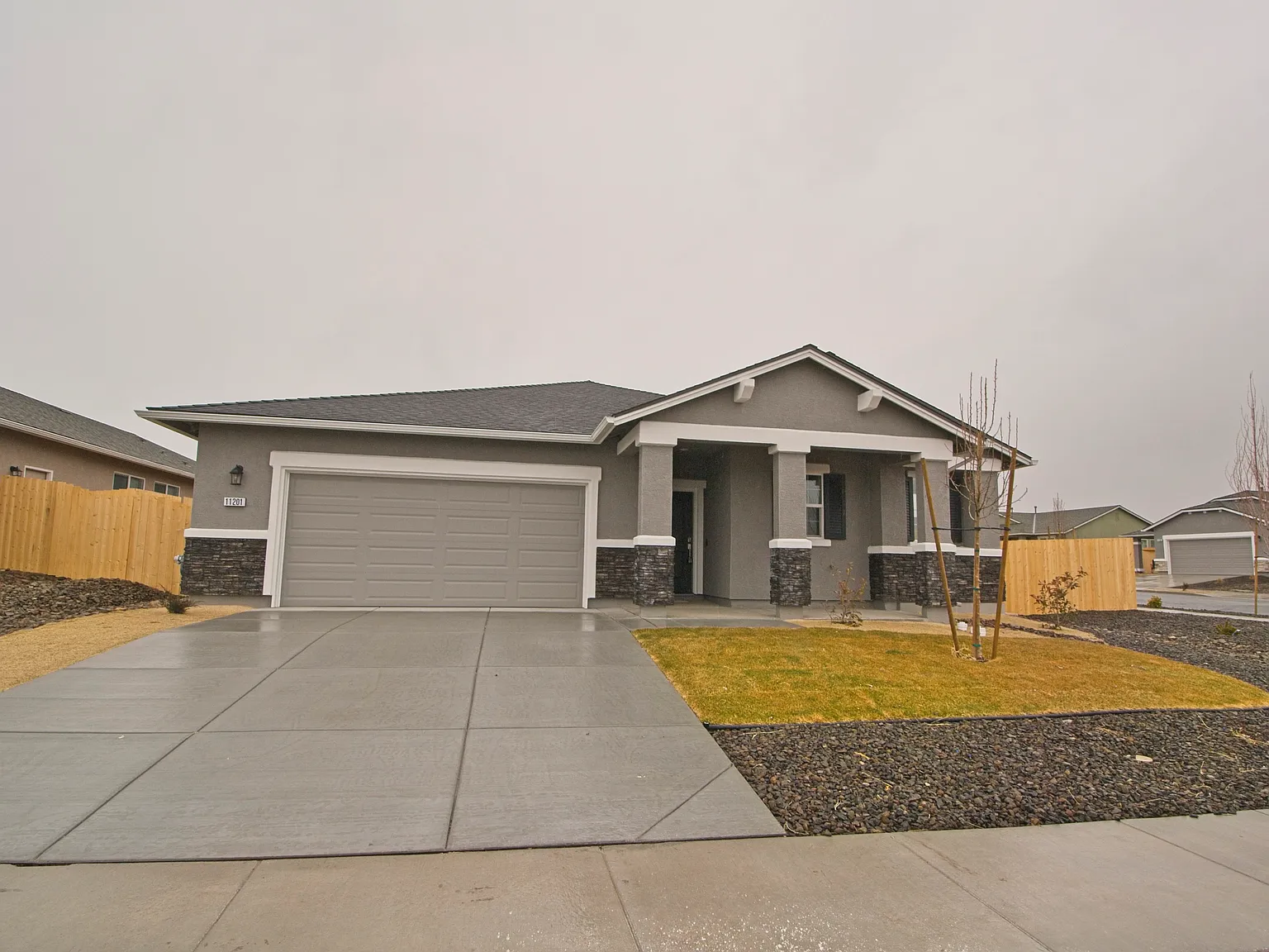 4 bed, 2.5 bath, 2191 sqft, $2,650 — Photo 2