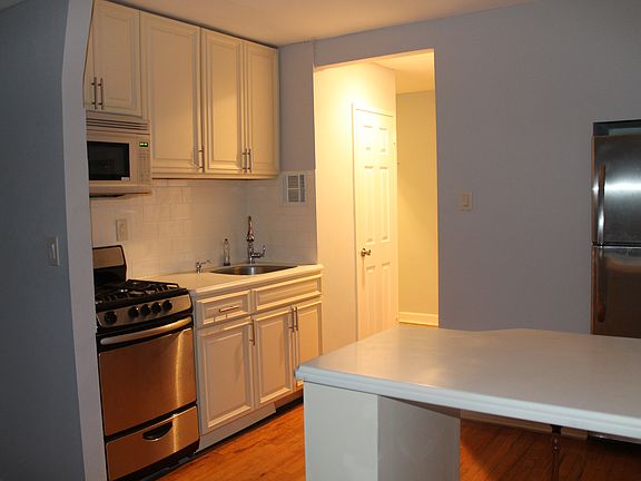 2nd image of 145-147 E 29th St
