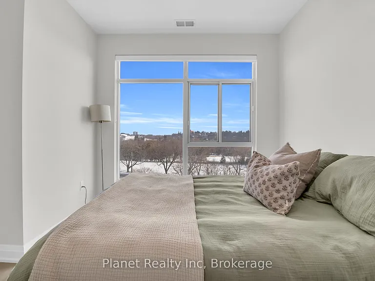 71 Wyndham St S #712 — Photo 18