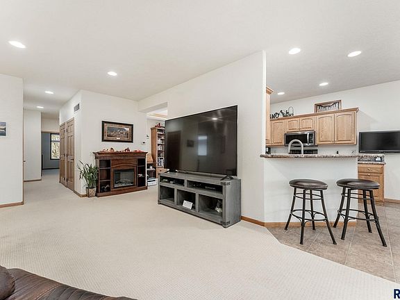 3rd image of 5810 S Shadow Wood Pl