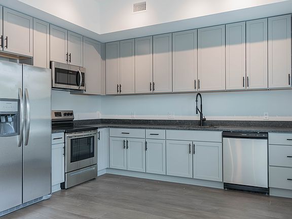 5th image of 4920 Forest Hill Ave #204