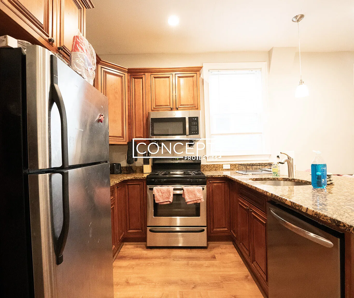 3 bed, 1.0 bath, $5,100 — Photo 2
