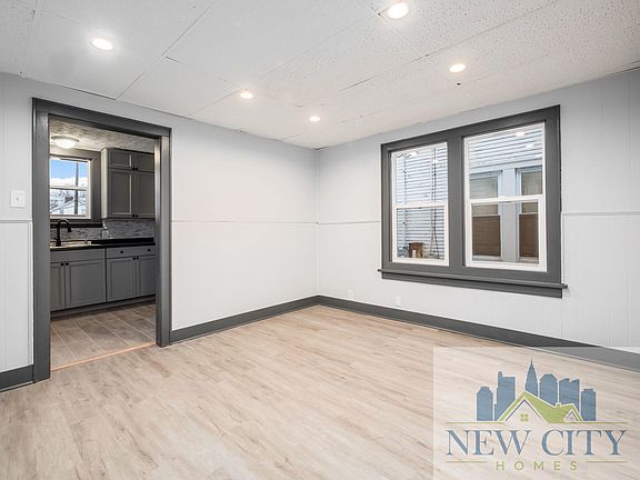 4th image of 381 S Terrace Ave