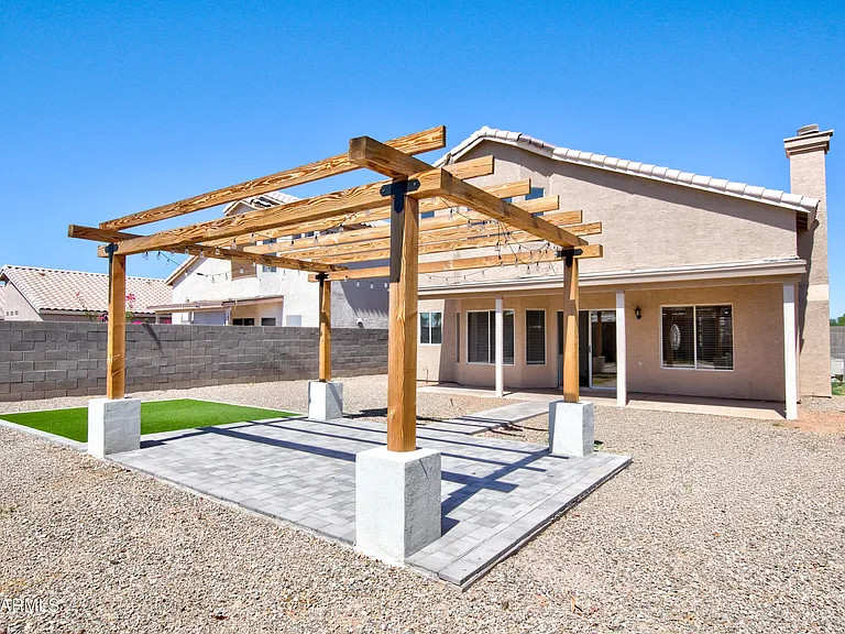 1550 N Sunset Pl — Photo 21