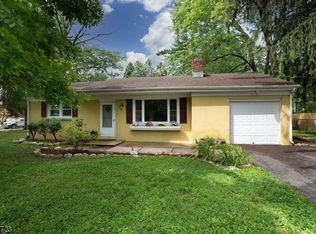 1 Pine St, Green Brook, NJ 08812