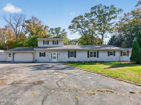 2906 Elmwood Dr, Sylvania, OH 43560