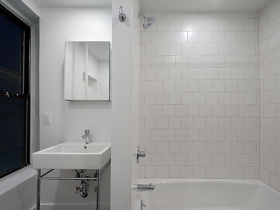 5th image of 188 Avenue Of The Americas APT 1FS