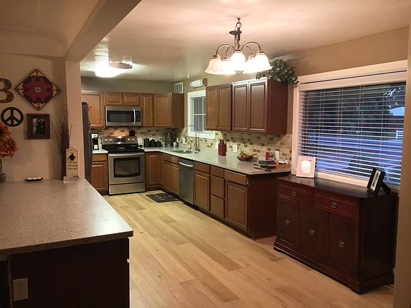 3rd image of 2042 Falls Ave E