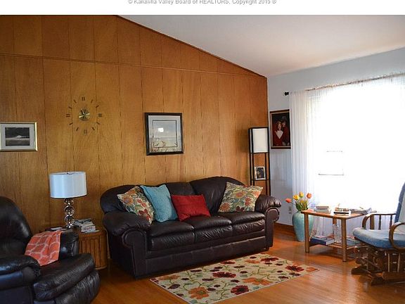 3rd image of 2604 Larwood Dr