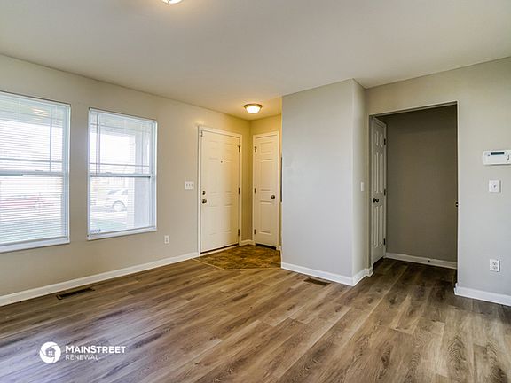 5th image of 4937 Whispering Falls Dr