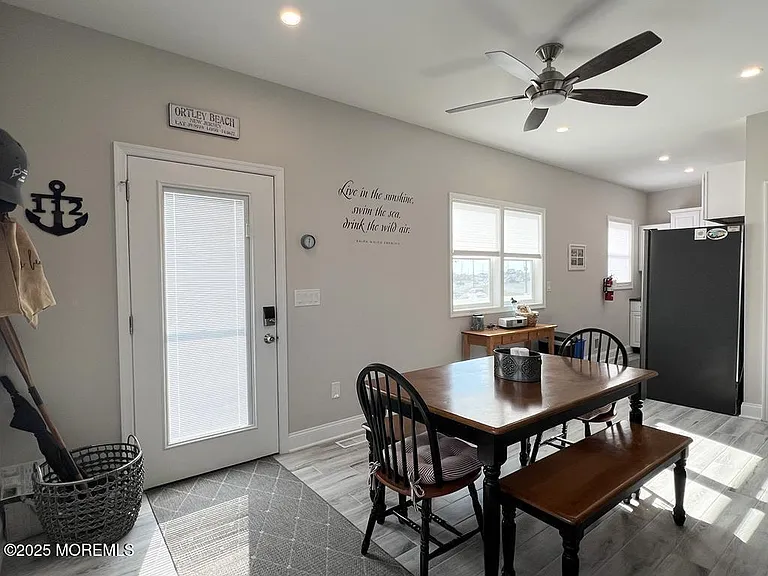 112 Albacore Dr — Photo 8
