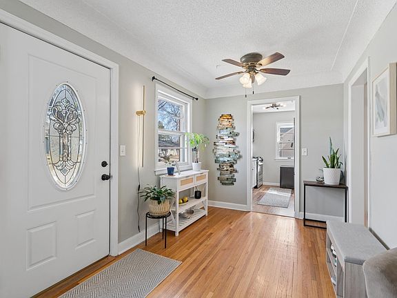 3rd image of 5014 Mayview Rd