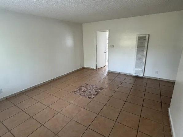 8619 Belford Ave, Los Angeles, CA 90045