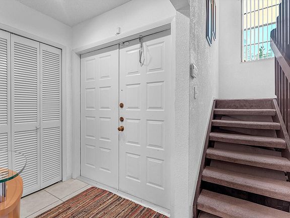 5th image of 6198 Laurel Lane #B