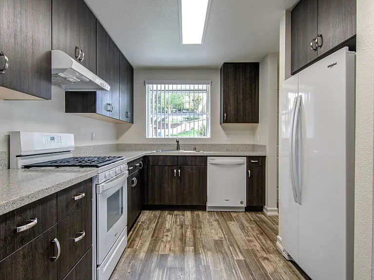 Admiral Hartman - Military Housing — Photo 1