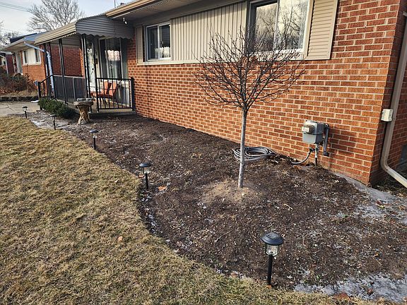 3rd image of 460 Darwin St